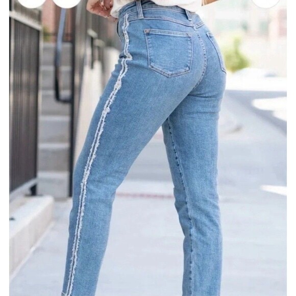 Judy Blue Jeans Size 16W Jonesborough High Rise Fray Detail Slim Fit JB88461 - Picture 2 of 16